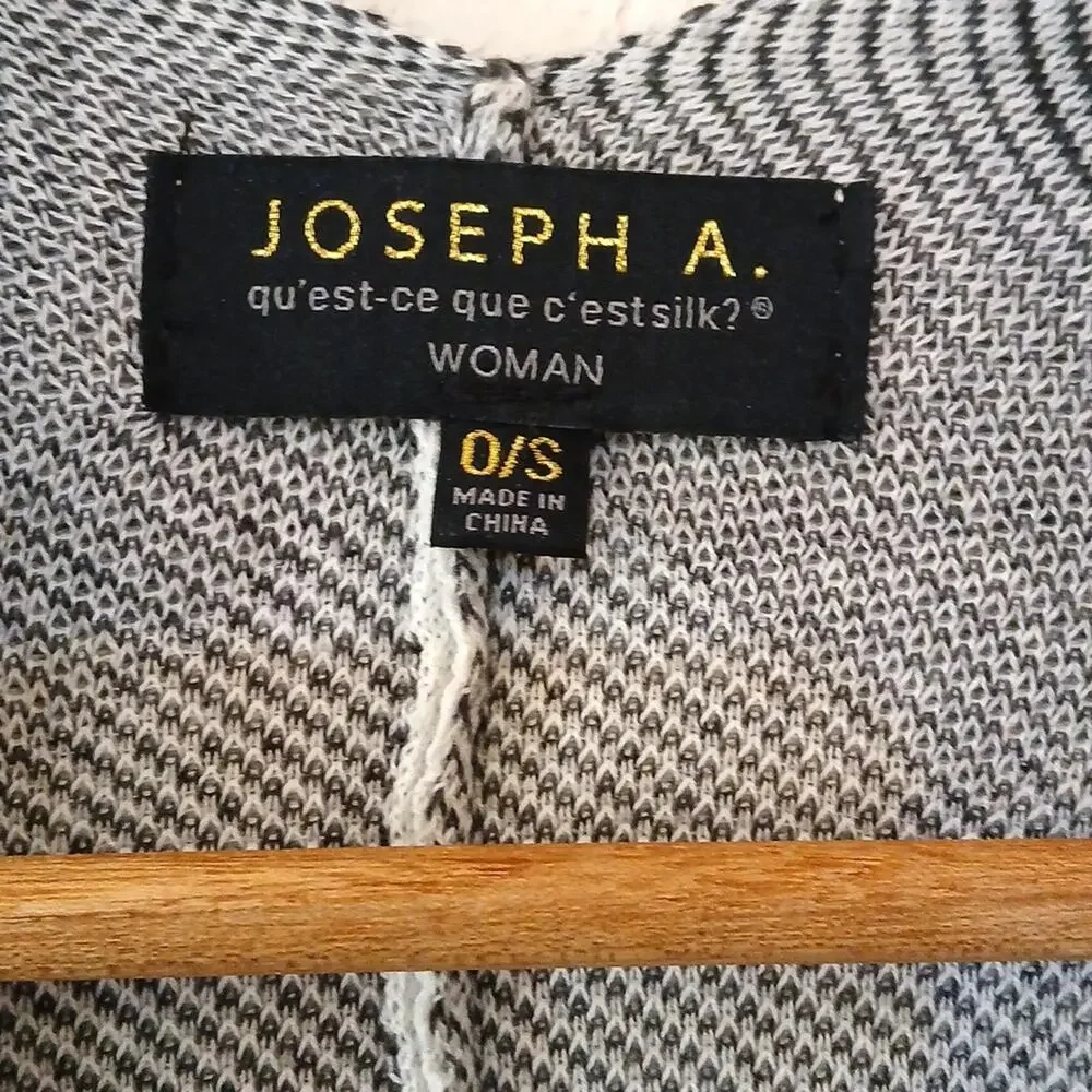 Joseph A cardigan shawl half zip gray abstract one size